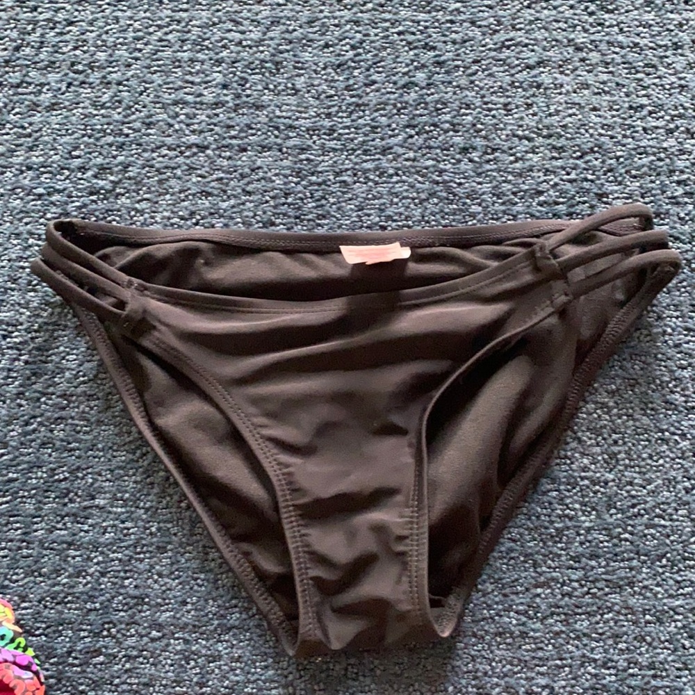 Black bikini bottoms